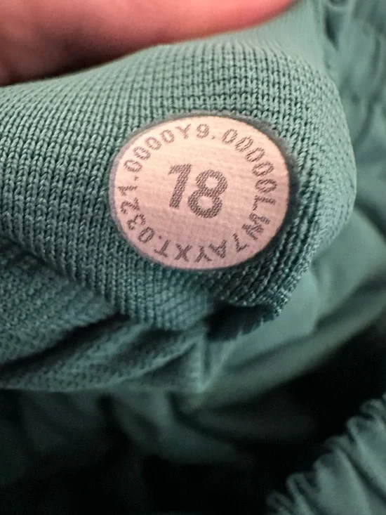 Lululemon Hotty Hot High-Rise Short 4" in Teal Lagoon Size 18 EUC - Picture 4 of 6